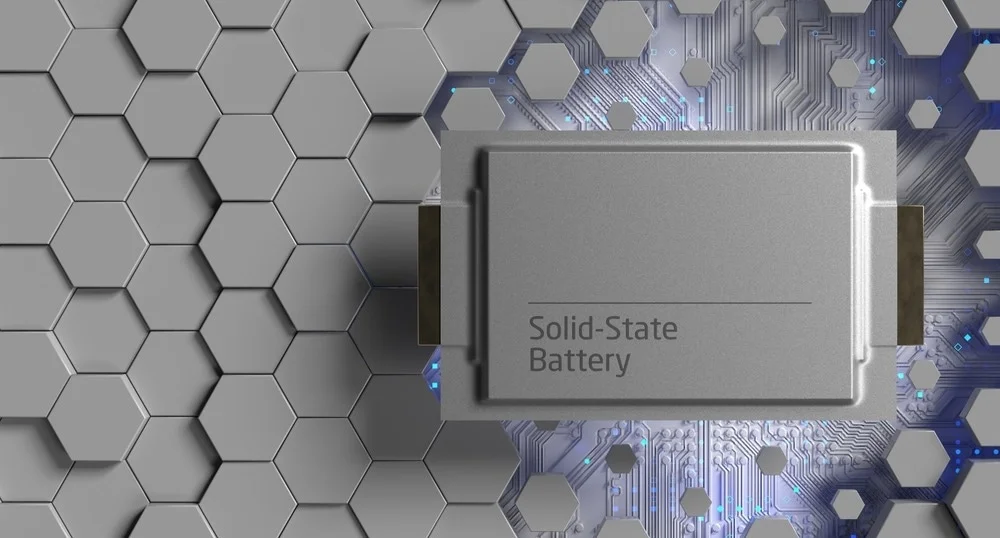 شارژ فوق سریع و باتری‌های جامد (Solid-State Batteries)