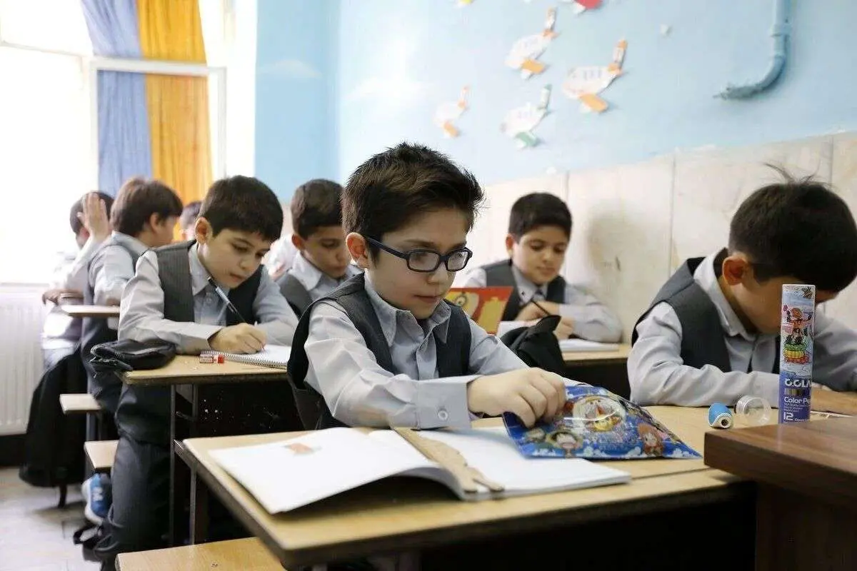 تغییر ساعت مدارس از ۲۳ اردیبهشت ۱۴۰۴